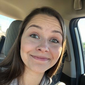 Meet your Posher, Clair